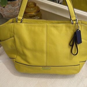 COACH - leather park Carrie tote- F23284-NWT